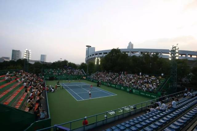 这个具有里 这个具有里